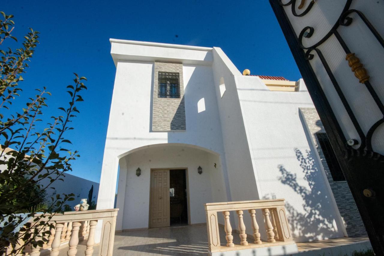 Villa Meublee Avec Piscine Et Abri De Voiture Erriadh Esterno foto