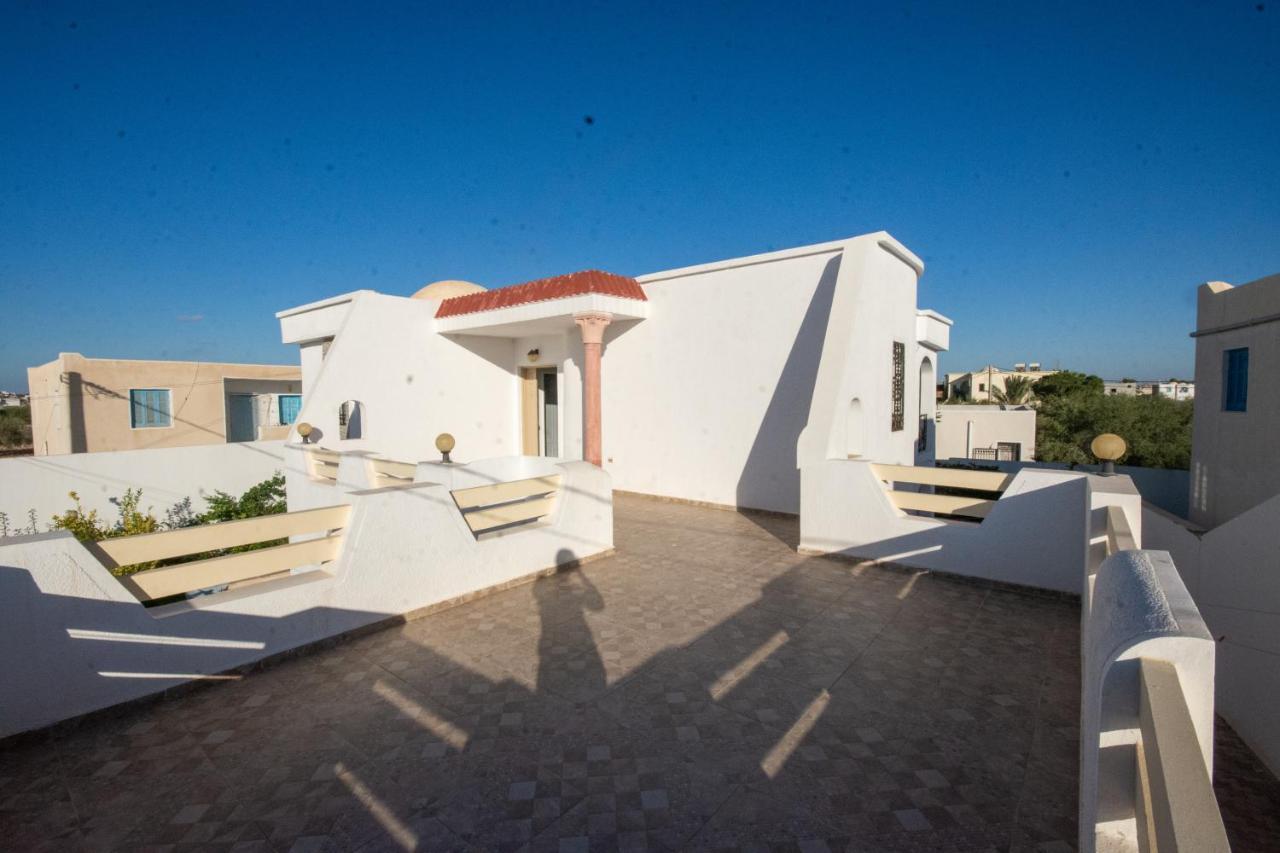 Villa Meublee Avec Piscine Et Abri De Voiture Erriadh Esterno foto